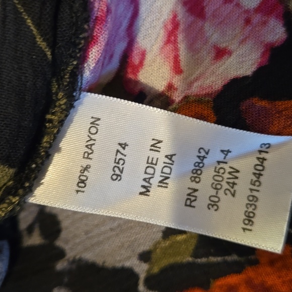 Roaman's Black Floral Button-Down Short Sleeve Shirt - Picture 8 of 9